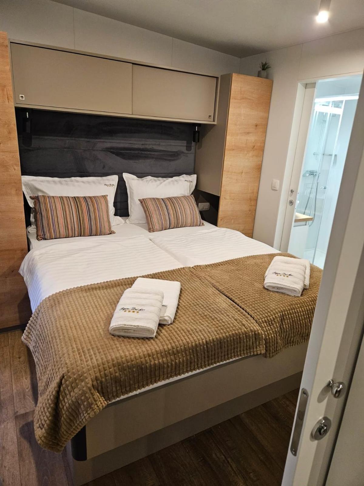 Mobile Home Peponi Del Mar, Brand New Biograd Na Moru Exterior foto